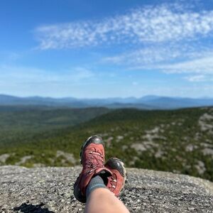 Meet your Posher, Carolyn - I ❤️ reasonable offers!